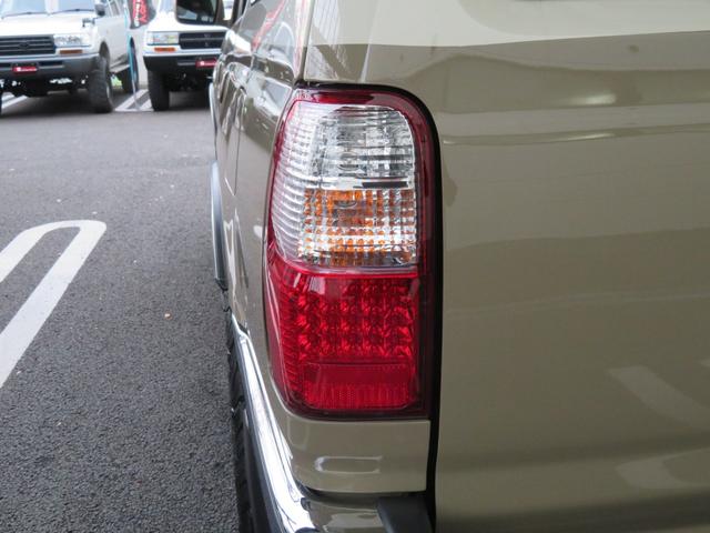ハイラックスサーフ ＳＳＲ－Ｘ　内装ベージュ／ベージュペイント／シートカバー／バックカメラ／ドラレコ／ＤＥＡＮ１６インチ／社外ステップ／社外ヘッドライト／ＵＳコーナー／ＬＥＤコンビテール／ウッドパネル／ナビ／ＥＴＣ（19枚目）