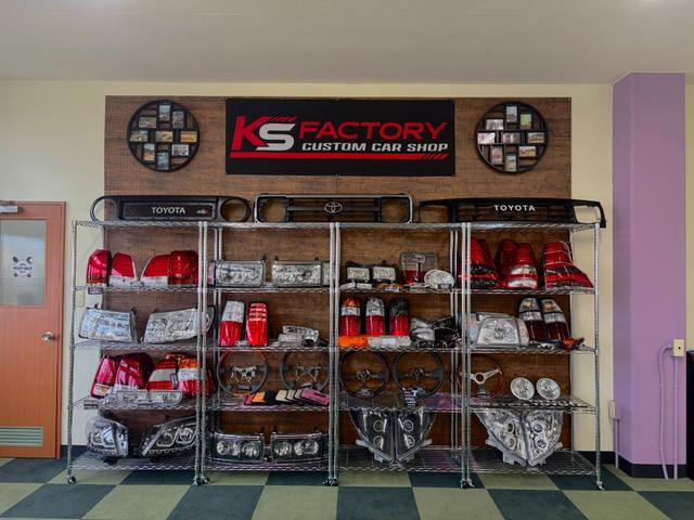 ハイラックスサーフ ＳＳＲ－Ｘ　内装ベージュ／ベージュペイント／シートカバー／バックカメラ／ドラレコ／ＤＥＡＮ１６インチ／社外ステップ／社外ヘッドライト／ＵＳコーナー／ＬＥＤコンビテール／ウッドパネル／ナビ／ＥＴＣ（58枚目）