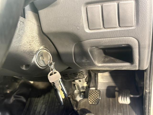 サンバーバン ＶＢ　走行距離約６１０００ｋｍ　バン　ハイルーフ　ＥＴＣ　ナビ　Ｂｌｕｅｔｏｏｔｈ　運転席エアバッグ　エアコン　パワーステアリング　キーレスエントリー（53枚目）