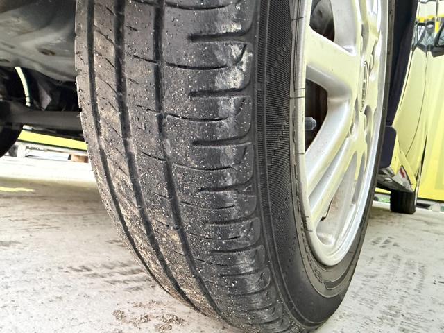 ルクラカスタム Rリミテッド 純正アルミホイール ナビケーション FM AM フルセグ スマートキー CD フォグ Rリミテッド カスタム 運転席エアバック 助手席エアバック パワーウィンドウ パワーステアリング 盗難防止装置(27枚目)