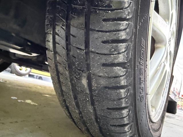 ルクラカスタム Rリミテッド 純正アルミホイール ナビケーション FM AM フルセグ スマートキー CD フォグ Rリミテッド カスタム 運転席エアバック 助手席エアバック パワーウィンドウ パワーステアリング 盗難防止装置(29枚目)