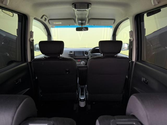 ルクラカスタム Rリミテッド 純正アルミホイール ナビケーション FM AM フルセグ スマートキー CD フォグ Rリミテッド カスタム 運転席エアバック 助手席エアバック パワーウィンドウ パワーステアリング 盗難防止装置(33枚目)