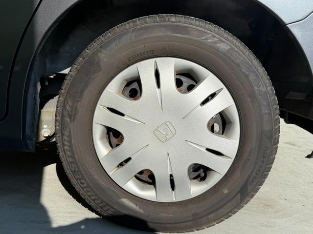 フリード G Lパッケージ 走行距離約7.2万キロ 3列シート 7人乗り 両側電スラ ウォークスルー ナビ バックカメラ ETC CD キーレスエントリー パワーステアリング パワーウィンドウ 運転席助手席エアバック ABS(28枚目)