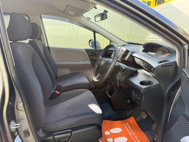 フリード G Lパッケージ 走行距離約7.2万キロ 3列シート 7人乗り 両側電スラ ウォークスルー ナビ バックカメラ ETC CD キーレスエントリー パワーステアリング パワーウィンドウ 運転席助手席エアバック ABS(36枚目)