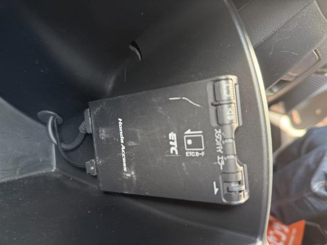 フリード G Lパッケージ 走行距離約7.2万キロ 3列シート 7人乗り 両側電スラ ウォークスルー ナビ バックカメラ ETC CD キーレスエントリー パワーステアリング パワーウィンドウ 運転席助手席エアバック ABS(62枚目)