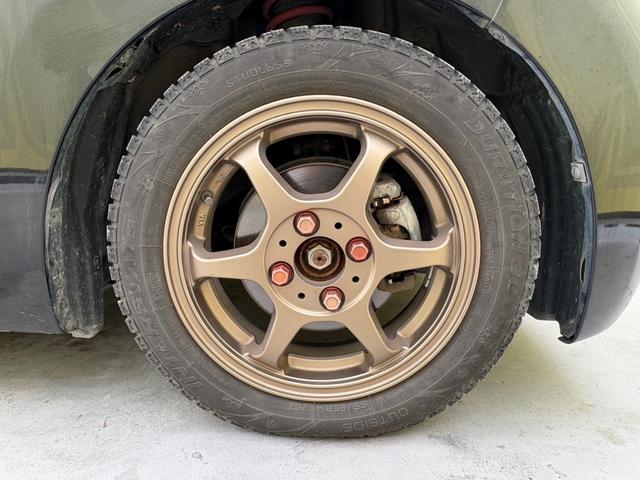 タント L 社外アルミホイール スタッドレスタイヤ ローダウン 両側スライドドア フルフラットシート CD AM FM エアバック 助手席エアバック 運転席エアバック パワーステアリング パワーウィンドウ(24枚目)