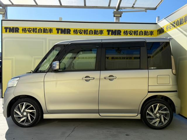 スペーシアカスタム ＴＳ　ＥＴＣ　カロッツェリアナビ　Ｂｌｕｅｔｏｏｔｈ　両側電動スライドドア　ＣＤ　ラジオ　フルセグ　アイドリングストップ　純正アルミホイール　スマートキー　フルフラットシート　フロントフォグランプ（13枚目）