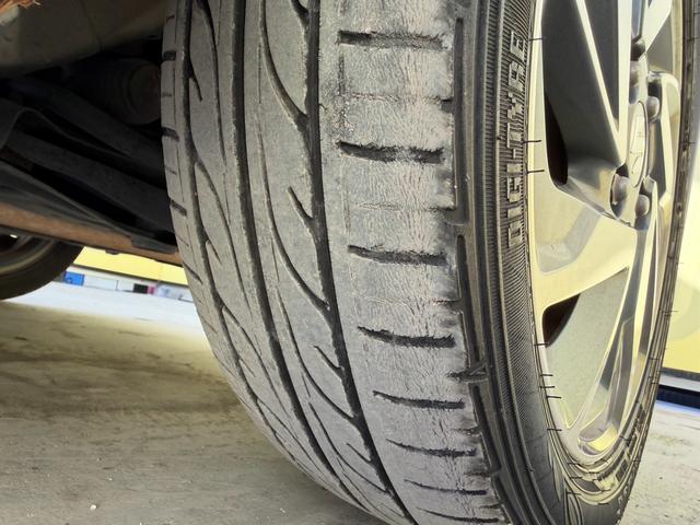 スペーシアカスタム ＴＳ　ＥＴＣ　カロッツェリアナビ　Ｂｌｕｅｔｏｏｔｈ　両側電動スライドドア　ＣＤ　ラジオ　フルセグ　アイドリングストップ　純正アルミホイール　スマートキー　フルフラットシート　フロントフォグランプ（25枚目）