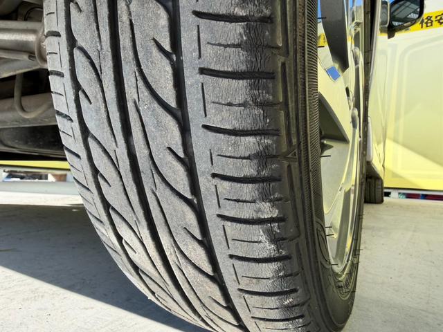 スペーシアカスタム ＴＳ　ＥＴＣ　カロッツェリアナビ　Ｂｌｕｅｔｏｏｔｈ　両側電動スライドドア　ＣＤ　ラジオ　フルセグ　アイドリングストップ　純正アルミホイール　スマートキー　フルフラットシート　フロントフォグランプ（27枚目）