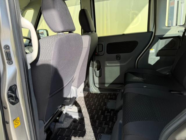 スペーシアカスタム ＴＳ　ＥＴＣ　カロッツェリアナビ　Ｂｌｕｅｔｏｏｔｈ　両側電動スライドドア　ＣＤ　ラジオ　フルセグ　アイドリングストップ　純正アルミホイール　スマートキー　フルフラットシート　フロントフォグランプ（43枚目）