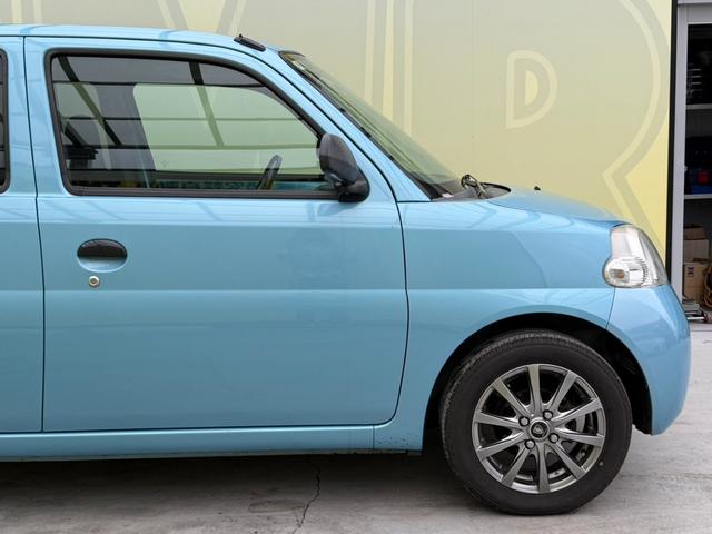 エッセ Ｄ　５速マニュアル　５ＭＴ　モモステハンドル　ＥＴＣ　社外アルミホイール　ナビ　フルセグ　ＣＤ　ＦＭ　ＡＭ　パワーステアリング　パワーウィンドウ　キーレスエントリー　運転席エアバック　助手席エアバック（11枚目）