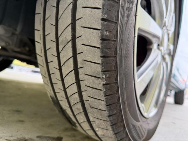 エッセ Ｄ　５速マニュアル　５ＭＴ　モモステハンドル　ＥＴＣ　社外アルミホイール　ナビ　フルセグ　ＣＤ　ＦＭ　ＡＭ　パワーステアリング　パワーウィンドウ　キーレスエントリー　運転席エアバック　助手席エアバック（32枚目）