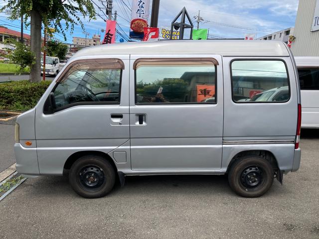サンバーバン ＶＣ　パートタイム４ＷＤ・４気筒エンジン・５スピード・フル装備（ＰＷフロントのみ）・最大積載量３５０ｋｇ・４ナンバー貨物・事業用黒ナンバー登録可・メッキフロントグリル＆リヤガーニッシュ（6枚目）