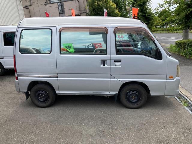 サンバーバン ＶＣ　パートタイム４ＷＤ・４気筒エンジン・５スピード・フル装備（ＰＷフロントのみ）・最大積載量３５０ｋｇ・４ナンバー貨物・事業用黒ナンバー登録可・認証工場整備（記録簿付）・内装全バラシ清掃・外装ポリッシュ（16枚目）