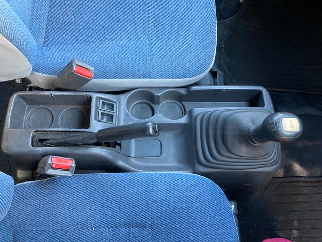 サンバーバン ＶＣ　パートタイム４ＷＤ・４気筒エンジン・５スピード・フル装備（ＰＷフロントのみ）・最大積載量３５０ｋｇ・４ナンバー貨物・事業用黒ナンバー登録可・認証工場整備（記録簿付）・内装全バラシ清掃・外装ポリッシュ（23枚目）