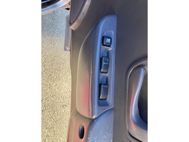 サンバーバン ＶＣ　パートタイム４ＷＤ・４気筒エンジン・５スピード・フル装備（ＰＷフロントのみ）・最大積載量３５０ｋｇ・４ナンバー貨物・事業用黒ナンバー登録可・認証工場整備（記録簿付）・内装全バラシ清掃・外装ポリッシュ（27枚目）