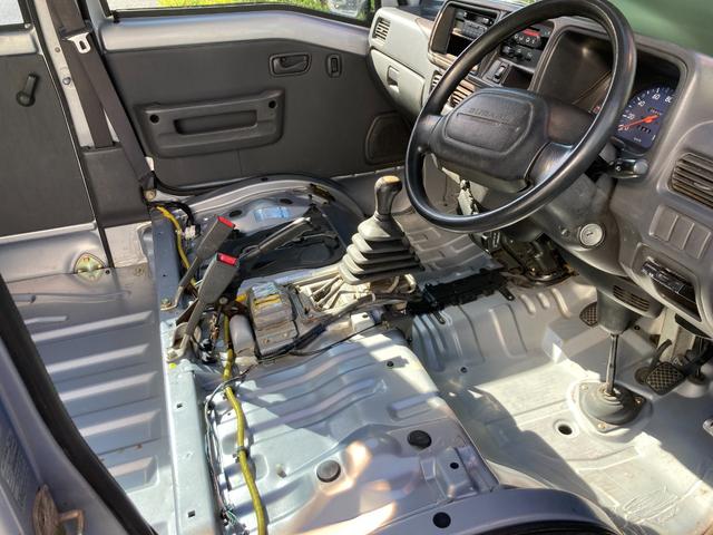 サンバーバン ＶＣ　パートタイム４ＷＤ・４気筒エンジン・５スピード・フル装備（ＰＷフロントのみ）・最大積載量３５０ｋｇ・４ナンバー貨物・事業用黒ナンバー登録可・認証工場整備（記録簿付）・内装全バラシ清掃・外装ポリッシュ（29枚目）