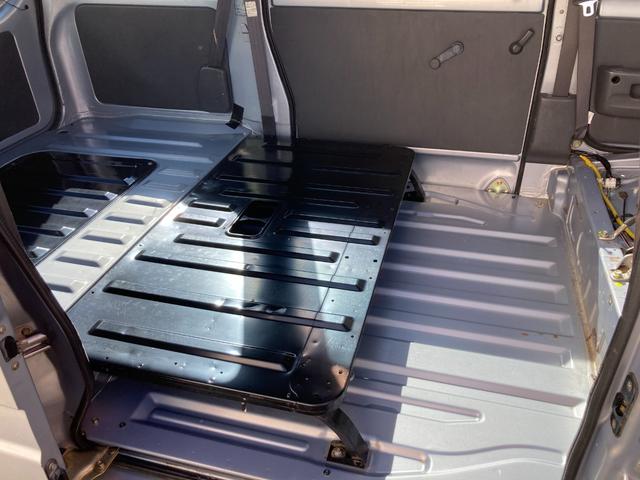 サンバーバン ＶＣ　パートタイム４ＷＤ・４気筒エンジン・５スピード・フル装備（ＰＷフロントのみ）・最大積載量３５０ｋｇ・４ナンバー貨物・事業用黒ナンバー登録可・認証工場整備（記録簿付）・内装全バラシ清掃・外装ポリッシュ（31枚目）