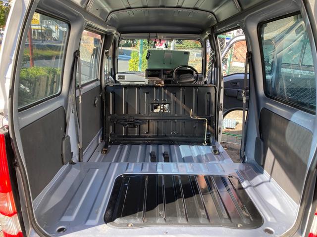 サンバーバン ＶＣ　パートタイム４ＷＤ・４気筒エンジン・５スピード・フル装備（ＰＷフロントのみ）・最大積載量３５０ｋｇ・４ナンバー貨物・事業用黒ナンバー登録可・認証工場整備（記録簿付）・内装全バラシ清掃・外装ポリッシュ（35枚目）