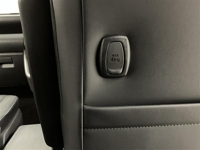 ヴォクシー ハイブリッドS-G 32991km リアオートエアコン クルコン Bカメラ 横滑防止装置 LEDヘッド ETC車載器 ワンオーナー車 両側自動ドア キーレス ナビ&TV アルミホイール 3列シート スマートキー(31枚目)