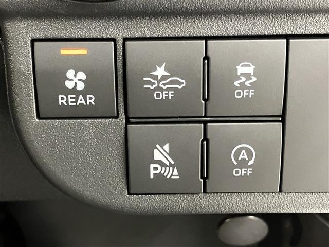 ハイゼットカーゴ クルーズターボ　届出済未使用者　パワーステアリング　ＬＥＤヘッドライト　パートタイム４ＷＤ　ＥＳＣ　スマートキー　アイドリングストップ　ＡＢＳ　オートエアコン　セキュリティ　前席パワーウインドウ　衝突回避支援ブレーキ（8枚目）