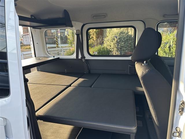 ハイゼットカーゴ クルーズターボ　届出済未使用者　パワーステアリング　ＬＥＤヘッドライト　パートタイム４ＷＤ　ＥＳＣ　スマートキー　アイドリングストップ　ＡＢＳ　オートエアコン　セキュリティ　前席パワーウインドウ　衝突回避支援ブレーキ（22枚目）