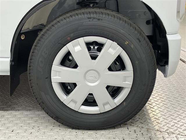 ハイゼットカーゴ クルーズターボ　届出済未使用者　パワーステアリング　ＬＥＤヘッドライト　パートタイム４ＷＤ　ＥＳＣ　スマートキー　アイドリングストップ　ＡＢＳ　オートエアコン　セキュリティ　前席パワーウインドウ　衝突回避支援ブレーキ（24枚目）