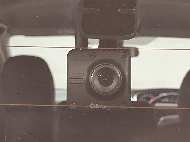 シエンタ Ｇ　クエロ　軽減ブレーキ　両側自動ドア　Ｉストップ　後カメラ　デュアルエアバック　パワーウィンドウ　フルオートエアコン　ウォークスルー　ＬＥＤヘッド　ナビ＆ＴＶ　スマキー　ＶＳＣ　３列　キーレス　アルミ　イモビ（11枚目）