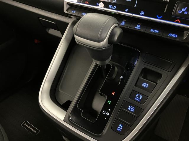 ノア Ｓ－Ｇ　１４３３７ｋｍ　ワンオーナー車　横滑り防止　Ｂモニター　両側自動ドア　クルコン　スマートキ　アルミホイール　リアオートエアコン　ＡＡＣ　ＥＴＣ車載器　イモビライザー　ＬＥＤライト　キーレス　記録簿（21枚目）