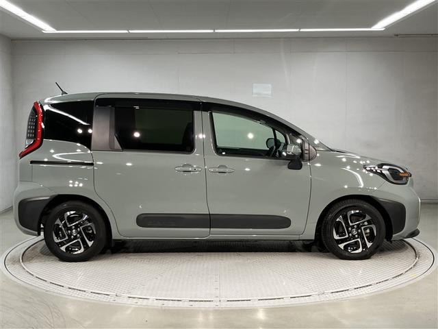 シエンタ ハイブリッドＺ　１７０３０ｋｍ　ＴＳＳ　ワンオーナ　エアバック　アルミ　ナビＴＶ　イモビライザー　整備記録簿　バックモニター　ＬＥＤヘッドライト　ＥＴＣ車載器　横滑り防止　スマートキー　オートエアコン　ＷＳＲＳ（3枚目）