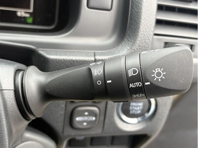 ハイエースバン ロングスーパーGL オートエアコン LEDヘッド イモビライザー フルセグテレビ フルタイム4WD メモリナビ スマ-トキー ETC車載器 AC100V電源 ABS ナビ&TV プリクラッシュシステム 横滑り防止システム(17枚目)