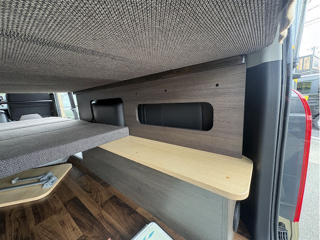 ハイエースバン ロングスーパーGL オートエアコン LEDヘッド イモビライザー フルセグテレビ フルタイム4WD メモリナビ スマ-トキー ETC車載器 AC100V電源 ABS ナビ&TV プリクラッシュシステム 横滑り防止システム(29枚目)