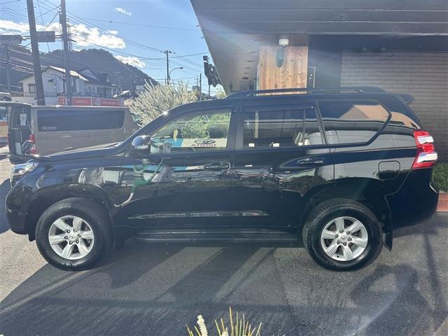 ランドクルーザープラド TX Lパッケージ リアカメラ スマートキ 盗難防止 キーレスエントリー ETC装備 3列席 DVD再生可 エアコン LEDランプ アルミホイール パートタイム4WD 横滑り防止システム フルTV 電動パワーシート(3枚目)