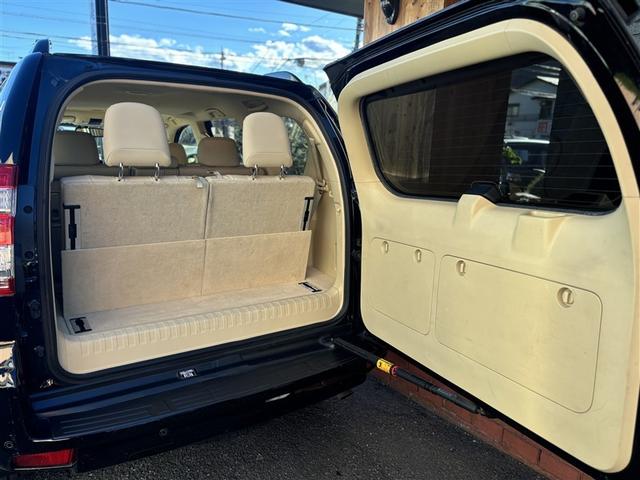 ランドクルーザープラド TX Lパッケージ リアカメラ スマートキ 盗難防止 キーレスエントリー ETC装備 3列席 DVD再生可 エアコン LEDランプ アルミホイール パートタイム4WD 横滑り防止システム フルTV 電動パワーシート(6枚目)