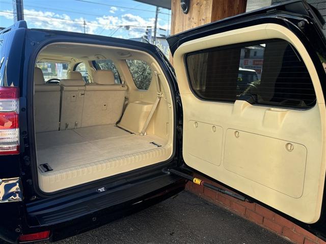 ランドクルーザープラド TX Lパッケージ リアカメラ スマートキ 盗難防止 キーレスエントリー ETC装備 3列席 DVD再生可 エアコン LEDランプ アルミホイール パートタイム4WD 横滑り防止システム フルTV 電動パワーシート(7枚目)