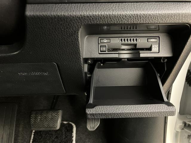 ヴォクシー ZS 煌III プリクラッシュ スマートキ アイスト DVD再生機能 横滑り防止装置 ナビTV アルミ 三列シート WAC 盗難防止 オートエアコン キーレス ETC装備 パワステ メモリナビ クルコン ABS(11枚目)