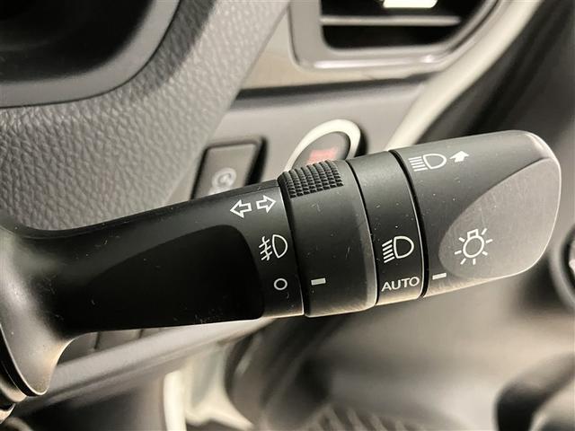 ヴォクシー ZS 煌III プリクラッシュ スマートキ アイスト DVD再生機能 横滑り防止装置 ナビTV アルミ 三列シート WAC 盗難防止 オートエアコン キーレス ETC装備 パワステ メモリナビ クルコン ABS(21枚目)