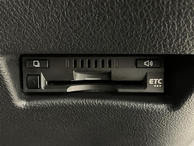 シエンタ G セーフティーエディションII 誤発進抑制装置 両側パワースライドドア DVD 横滑り防止装置 ETC車載器 オートエアコン フルセグTV 盗難防止システム ABS ウォークスルー キーレスエントリー ナビ&TV メモリ-ナビ PS(9枚目)