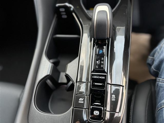 クラウンエステート Ｚ　パワーシート　４ＷＤ　クルーズコントロール　フルセグテレビ　黒革シート　１００Ｖ充電（19枚目）