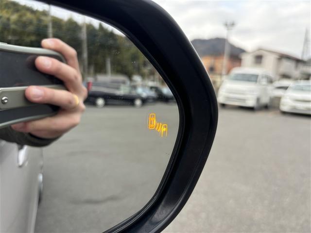 プリウス Ａ　ＰＣＳ　フルセグＴＶ　ＡＣ１００Ｖ電源　ＬＥＤランプ　ドライブレコーダー　ＤＶＤ再生可能　４ＷＤ　オートエアコン　ＥＴＣ付　ミュージックプレイヤー接続可　盗難防止システム　ナビ＆ＴＶ　スマートキー（15枚目）