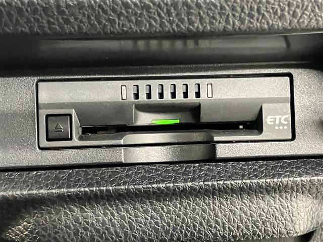 ノア Ｓｉ　ローダウン　１オーナー　プリクラッシュ　ＬＥＤヘットライト　ＥＴＣ付き　ドライブレコーダー　クルコン　横滑り防止機能　ナビＴＶ　三列シート　ＡＷ　ＡＡＣ　パワーウインドウ　メモリーナビ　ＡＢＳ（8枚目）