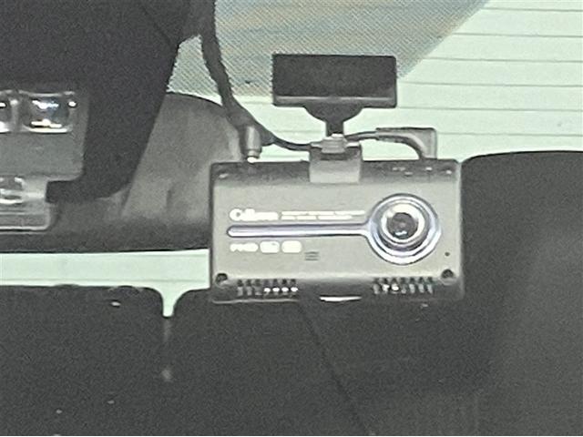 ノア Ｓｉ　ローダウン　１オーナー　プリクラッシュ　ＬＥＤヘットライト　ＥＴＣ付き　ドライブレコーダー　クルコン　横滑り防止機能　ナビＴＶ　三列シート　ＡＷ　ＡＡＣ　パワーウインドウ　メモリーナビ　ＡＢＳ（9枚目）