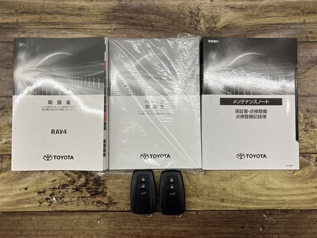 ＲＡＶ４ Ｇ　Ｂカメラ　パワーウインドウ　カーテンエアバック　運転席パワーシート　ワンオーナ　イモビライザー　ＡＣ１００Ｖ電源　キーレス　ＥＴＣ付　ＬＥＤヘッドライ　クルコン　オートエアコン　横滑り防止装置　ナビ（20枚目）