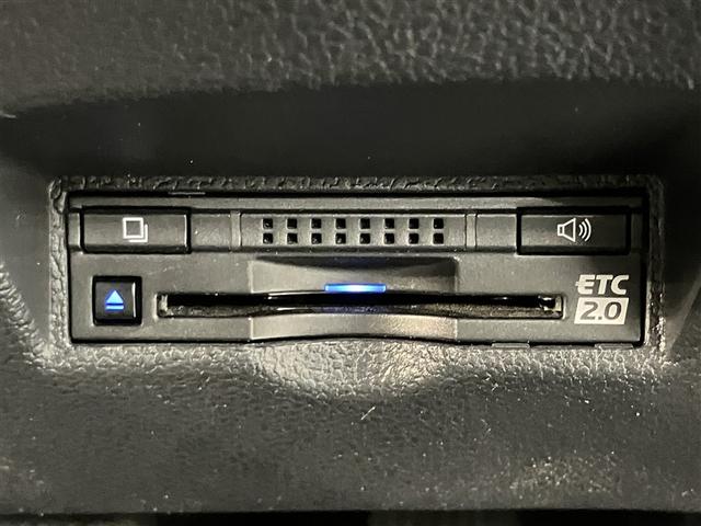 プリウスＰＨＶ Ａレザーパッケージ　Ｂカメラ　ＬＥＤライト　ナビＴＶ　ＡＵＸ　ドライブレコーダー　クルーズコントロール　パワーシート　パワステ　フルセグテレビ　ＥＴＣ　イモビライザー　エアコン　ＡＢＳ　スマートキー　サイドエアバッグ（8枚目）