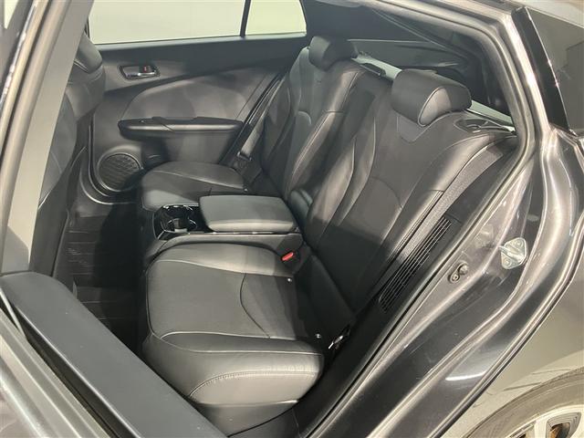 プリウスＰＨＶ Ａレザーパッケージ　Ｂカメラ　ＬＥＤライト　ナビＴＶ　ＡＵＸ　ドライブレコーダー　クルーズコントロール　パワーシート　パワステ　フルセグテレビ　ＥＴＣ　イモビライザー　エアコン　ＡＢＳ　スマートキー　サイドエアバッグ（18枚目）