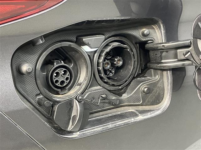 プリウスＰＨＶ Ａレザーパッケージ　Ｂカメラ　ＬＥＤライト　ナビＴＶ　ＡＵＸ　ドライブレコーダー　クルーズコントロール　パワーシート　パワステ　フルセグテレビ　ＥＴＣ　イモビライザー　エアコン　ＡＢＳ　スマートキー　サイドエアバッグ（20枚目）