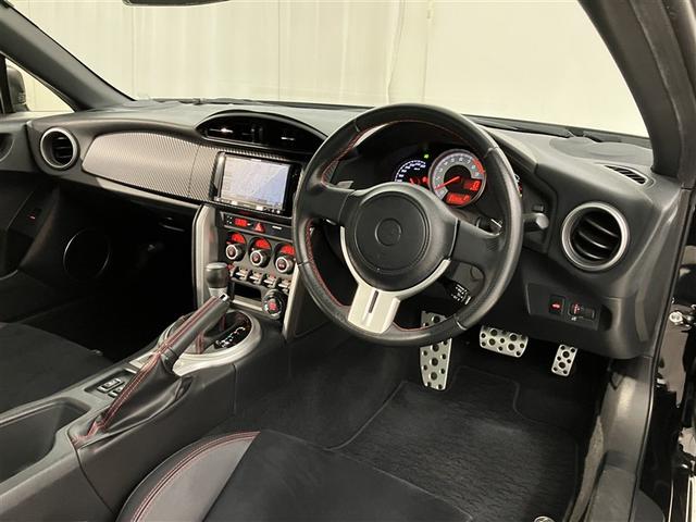 86 GTリミテッド 66268km スマキ- オートクルーズ DVD再生機能 イモビライザー ETC メモリ-ナビ 横滑り防止機能 Wエアバック AUX ナビTV オートエアコン アルミホイール ABS エアバック(5枚目)