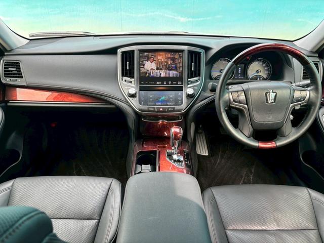 クラウンマジェスタ Ｆバージョン　純正ナビ・バックモニター・Ｂｌｕｅｔｏｏｔｈ・フルセグＴＶ・黒革シート・パワーシート・シートヒーター・シートクーラー・ステアリングヒーター・ＥＴＣ・純正１８インチアルミホイール・（5枚目）