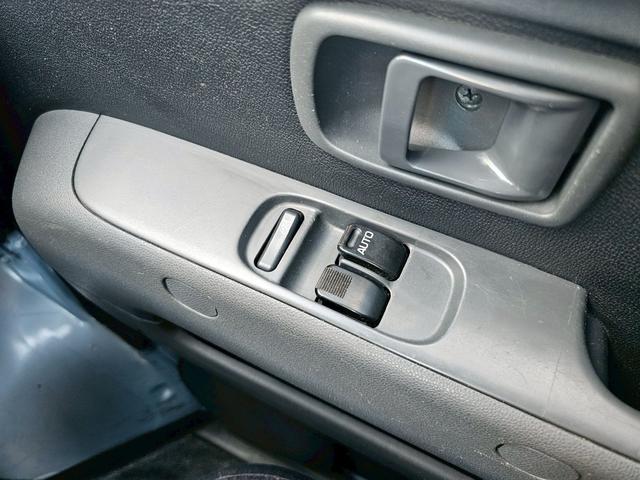 ハイゼットカーゴ デラックスリミテッド　ＫＥＮＷＯＯＤオーディオ・システムバー・ＥＴＣ・キーレス・ＡＢＳ・前席パワーウィンドウ・ＪＯＫＥＲ１３インチアルミホイール（19枚目）