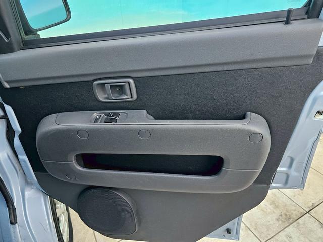 ハイゼットカーゴ デラックスリミテッド　ＫＥＮＷＯＯＤオーディオ・システムバー・ＥＴＣ・キーレス・ＡＢＳ・前席パワーウィンドウ・ＪＯＫＥＲ１３インチアルミホイール（29枚目）